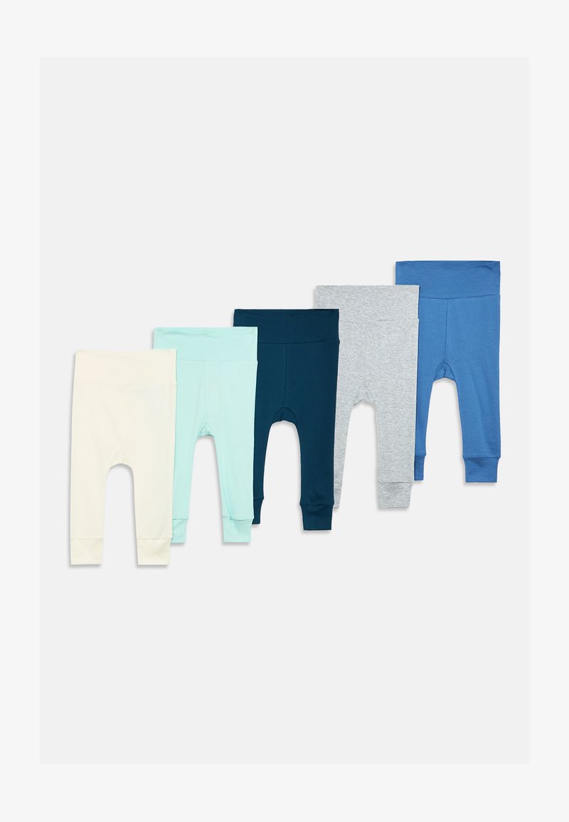 Cinco pares de leggings exhibidos en fila: crema, menta, marino, gris y azul. Cada par tiene una banda elástica suave y flexible y un diseño ajustado.