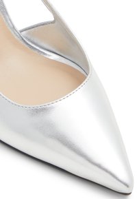 ALDO PILLOW WALK SLING BACK GWELIRIEN - Klasické lodičky - silver