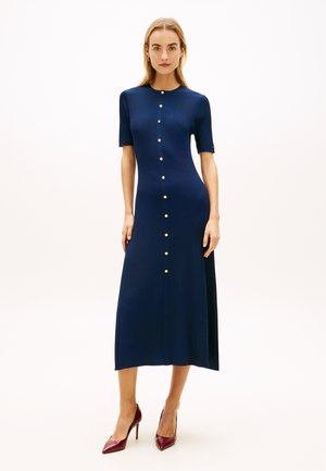 Tommy Hilfiger RIBBED SLIM FIT AND FLARE MIDI DRESS - Robe pull - dark night navy