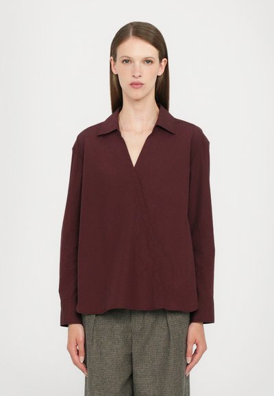 CLOSED ASYMMETRIC SHIRT - Πουκαμίσα με κουμπιά - dark raisin red
