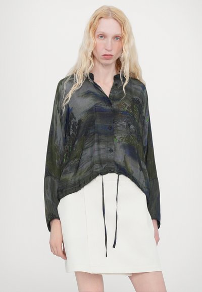 Henrik Vibskov FLAT SHIRT - Button-down blouse - fishes light
