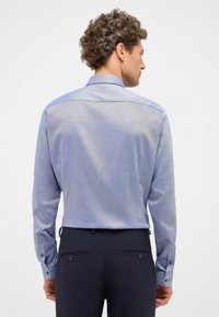 Eterna PERFORMANCE SHIRT - SUPER SLIM - Overhemd - denim