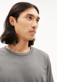 ARMEDANGELS JAARLO - Langarmshirt - iron cast