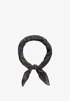 Dunkelblauer Schal, der zu einer Schlaufe gebunden ist, mit kunstvollen Paisleymustern in Gold, Rot und Grün. Aus weichem, leichtem Stoff gefertigt.