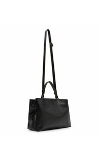 Borsa a mano in pelle nera con forma strutturata, superficie testurizzata, doppio manico e tracolla lunga regolabile per opzioni di trasporto versatili.
