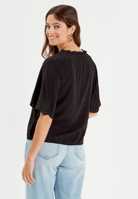 Cache Cache BESTICKTE MIT KURZEN ÄRMELN - Blouse - noir