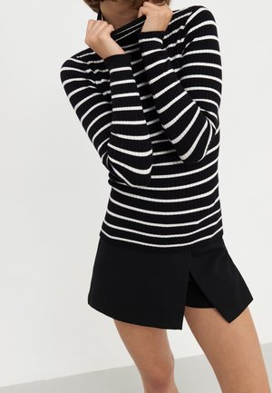 Pullover - black