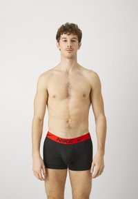 Nike Underwear ESSENTIAL TRUNK 3 PACK - Boxers - white/black/picante red