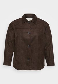Giacca di suède marrone con colletto, cinque bottoni neri sul davanti e maniche lunghe. Texture liscia e vestibilità su misura.