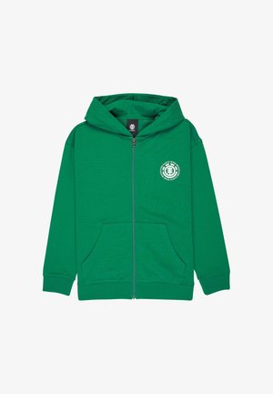 Zelená mikina na zips s prednými vreckami a malým bielym kruhovým logom na ľavej strane hrudníka s nápisom "Earth-Wind-Water-Fire".