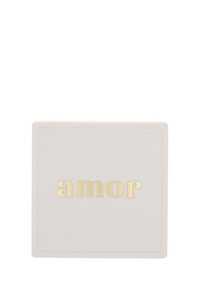 Scatola quadrata color crema con una texture liscia, caratterizzata dalla parola "amor" in lettere dorate sulla parte frontale. Sottile design del bordo geometrico.