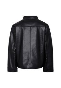 Giacca in pelle nera, superficie liscia, design strutturato, colletto corto e cuciture sul retro. Stile minimalista, senza hardware o decorazioni visibili.