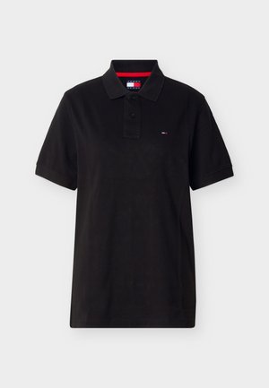 Mustast lühikeste varrukatega polo-särk kahe nupuga, väikese Tommy Jeans logo rinnal ja punase äärisega krae siseküljel.