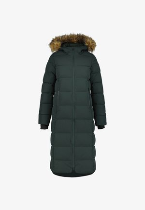 Abrigo acolchado largo de color verde oscuro con cierre de cremallera frontal, capucha forrada de pelo y bolsillos laterales. Presenta un diseño acolchado y puños elásticos para mayor calidez.