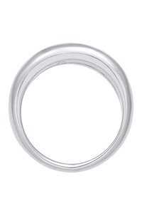 Sølvring med et glat, afrundet design. Har en poleret overflade og ensartet tykkelse hele vejen igennem. Ingen udsmykninger eller mønstre.