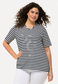 Ulla Popken STRIPED WILDLIFE GRAPHIC - Camiseta estampada - inky blue