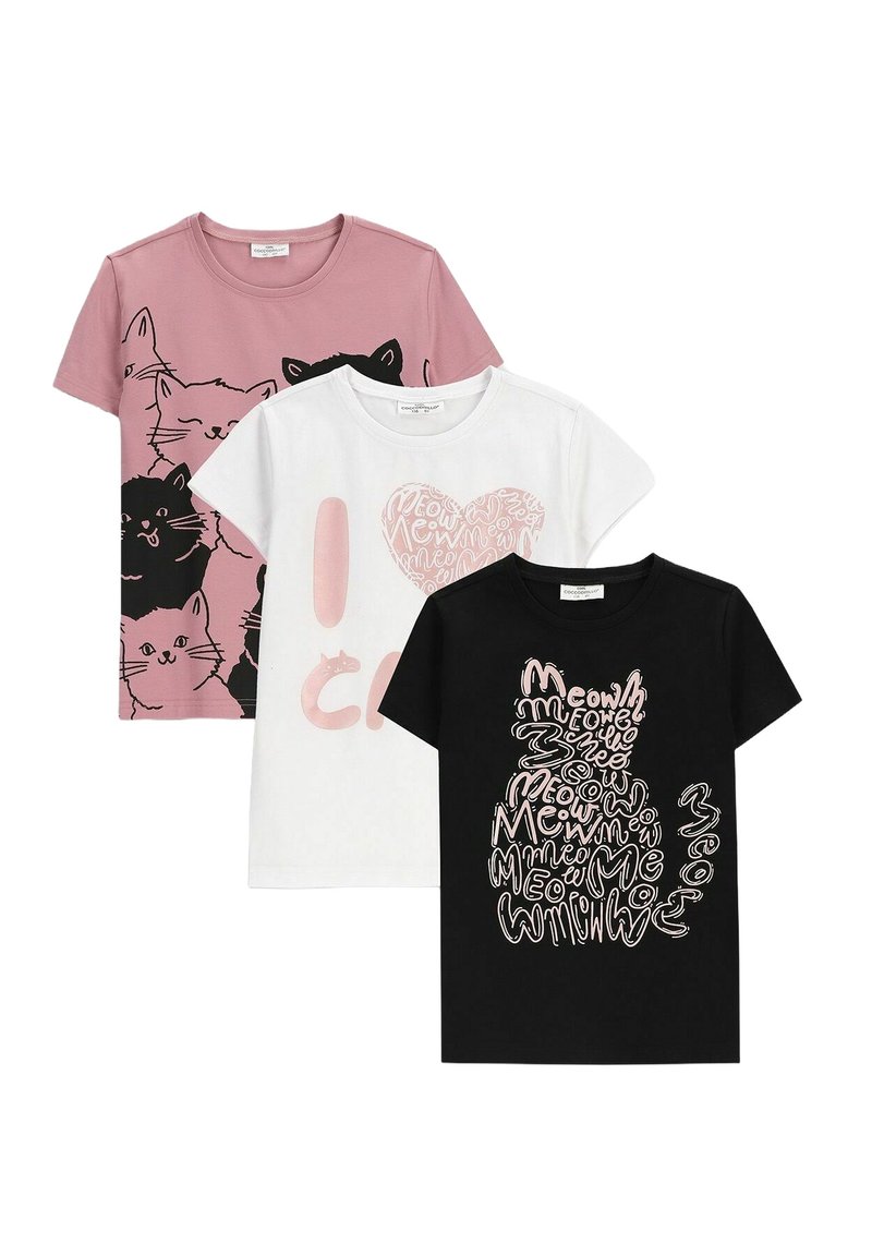 Trzy t-shirty: różowy z grafiką kota, biały z różowym sercem i napisem, czarny z abstrakcyjnym letteringiem. Wszystkie z bawełny, luźny krój, krótkie rękawy.