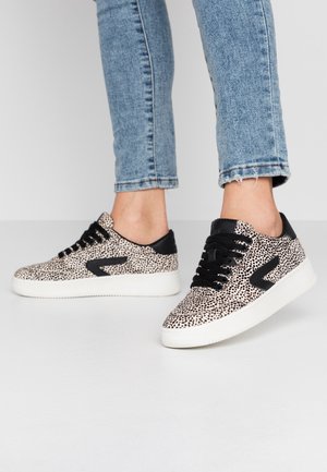 Matalavartiset tennarit - beige