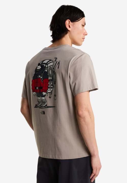 The North Face U GEAR UP GET OUT RLX SS TEE-GRAPHIC. UNISEX - Print T-shirt - stone slab — photo 3