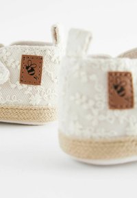Next MARY JANE EMBROIDERED REGULAR FIT - Babyskor - ecru cream