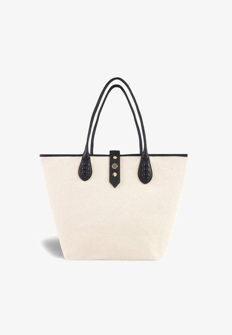 Sac fourre-tout en toile couleur crème avec des poignées en cuir noir. Présente des accents tissés et du matériel doré au centre. Forme rectangulaire avec un design structuré.