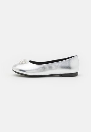 Versace FLATS MIRRORED - Μπαλαρίνες - silver palladium