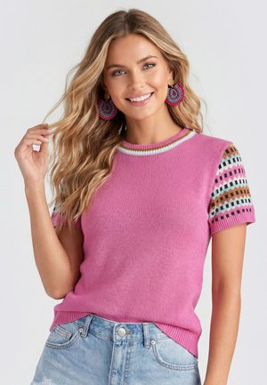 IZIA, - T-shirt z nadrukiem