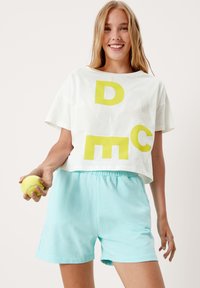 QS CROPPED  - T-Shirt print - ecru