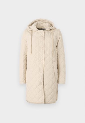 Tkanički bež kaput s kapuljačom, s dugmićima, dugim rukavima i dva prednja džepa. Jednostavan, ravno krojen dizajn.