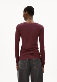 ARMEDANGELS ENRICCAA SOFT - Langarmshirt - cranberry juice