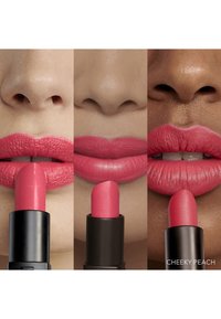 Bobbi Brown LUXE MATTE LIP COLOR - Rouge à lèvres - cheeky peach