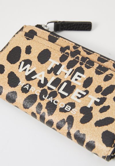 MARC JACOBS THE TOP ZIP WALLET - Lommebok - black multi