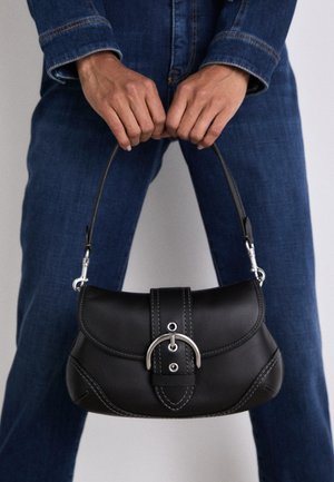 COACH GLOVETANNED SOHO - Sac à main - black