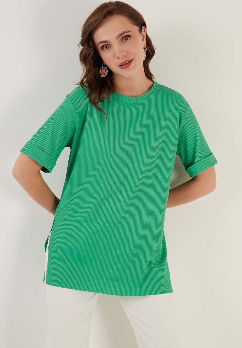 LELA Slim Fit - Palaidinė - benetton color
