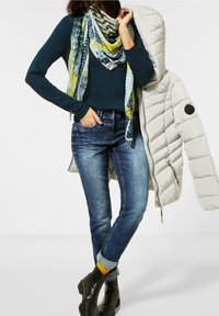 Cecil Sweter