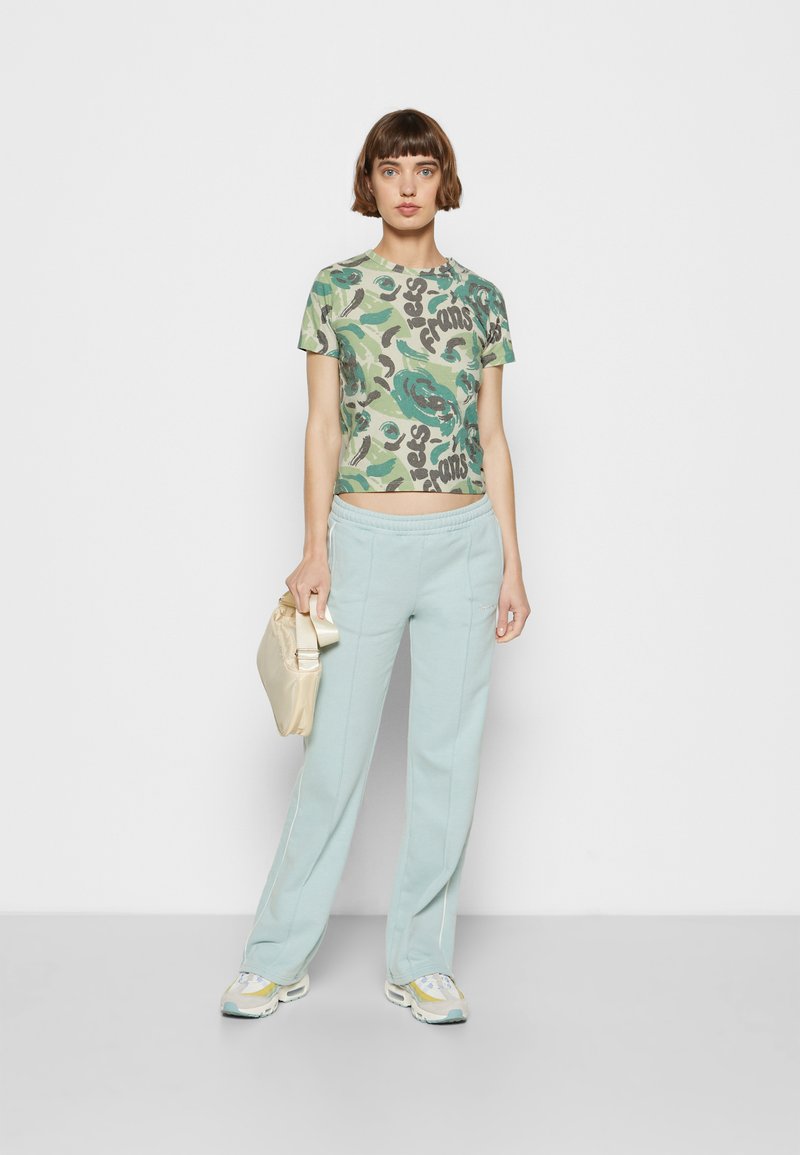 Damen T-Shirts | iets frans... BABY TEE T-Shirt print fair green/grün - VD42270 Damen T-Shirts | iets frans... BABY TEE T-Shirt print fair green/grün - VD42270