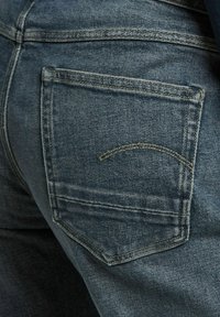 Thumbnail Image 6