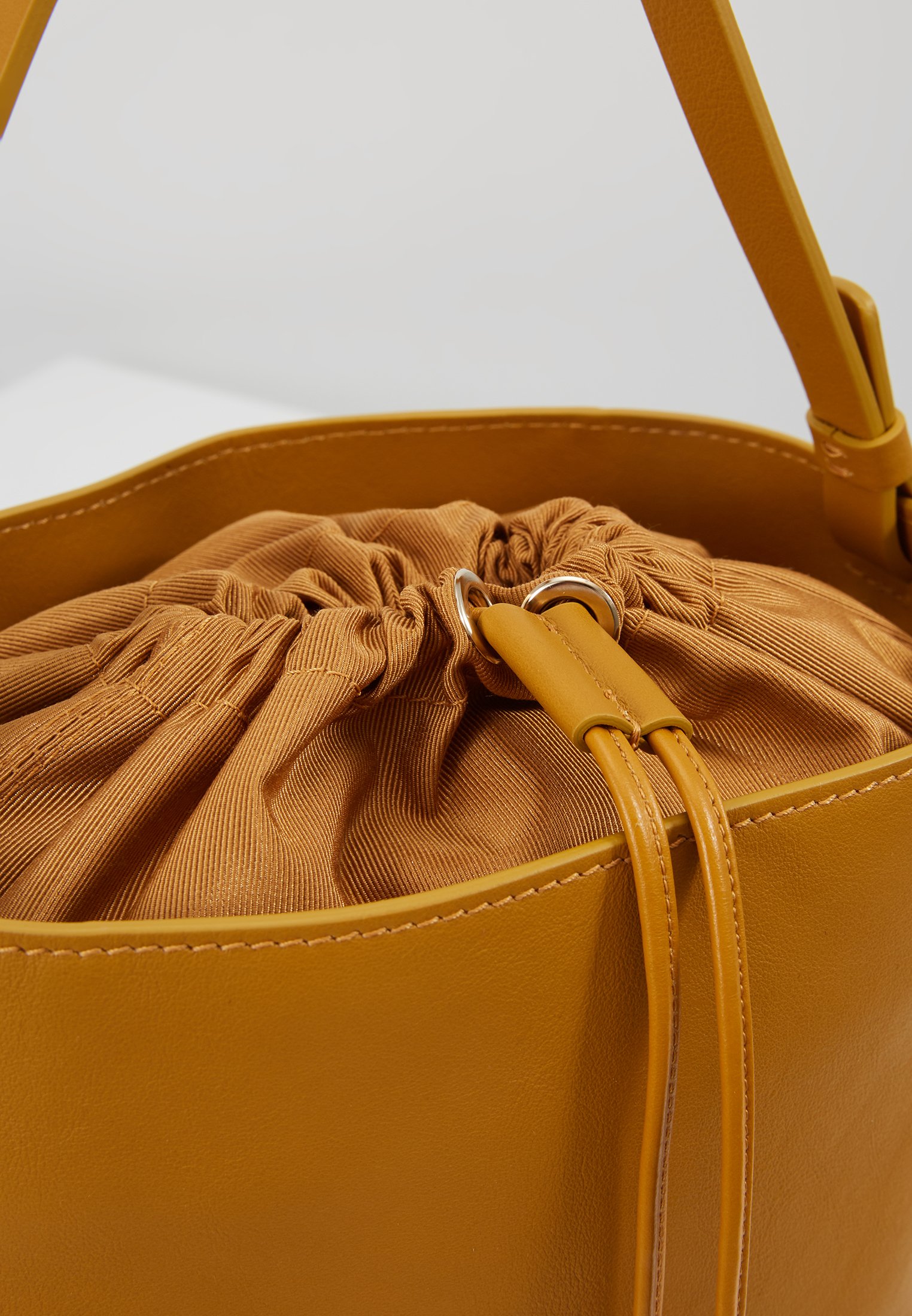 WEEKEND MaxMara Håndveske senf Zalando.no WEEKEND MaxMara Håndveske senf Zalando.no