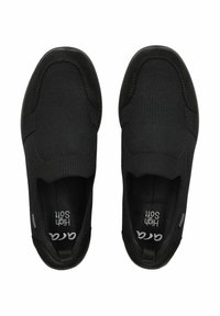 Scarpe slip-on nere realizzate in materiale a rete traspirante, con una parte superiore testurizzata, aperture elastiche e una suola in gomma resistente.