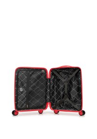 Valise rigide rouge à quatre roues, fermeture éclair, et intérieur doublé noir avec un motif diagonal et une poche zippée.