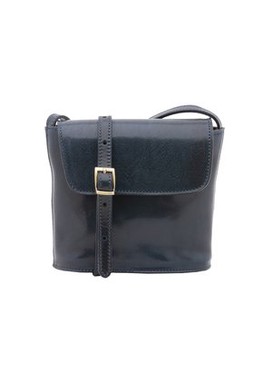 Piccola borsa a tracolla in pelle blu navy con forma rettangolare, chiusura a patta, dettaglio della fibbia dorata e una tracolla regolabile.