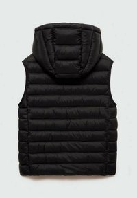 Musta toppaliivi hupulla, jossa on tikatut osiot ja sileä pinta. Edessä ei ole näkyvää aukkoa tai taskuja.