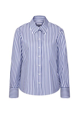 Chemise à manches longues bleu et blanche à rayures verticales, avec un large col et des poignets à rayures horizontales, sur fond blanc.