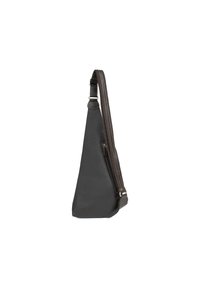 Borsa a tracolla nera in pelle con forma triangolare, dotata di una tasca con zip diagonale e di una tracolla regolabile con dettagli di cucitura marrone.