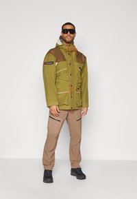 Berghaus TRANGO UNISEX - Hardshelljacke - oak moss/bark/stone
