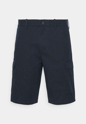 Marineblaue Cargo-Shorts in Knielänge mit Gürtelschlaufen, vorderer Knopfverschluss und seitlichen Klappentaschen vor schlichtem Hintergrund.