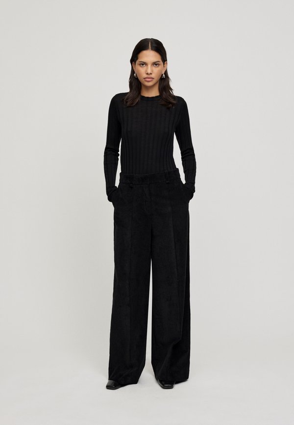 PERNILLE ANN - Stoffhose