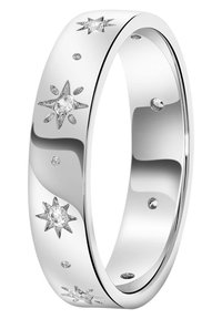 Zilveren ring met sterrenvormige en ronde heldere edelstenen, gepolijste oppervlakte, symmetrisch ontwerp en gladde textuur.