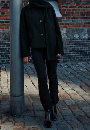 Bershka, Veste mi-saison - black