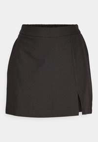Jupe noire avec taille élastique, dotée d'une fente sur le côté et d'une texture lisse. Conçue dans une longueur mini avec une silhouette simple.